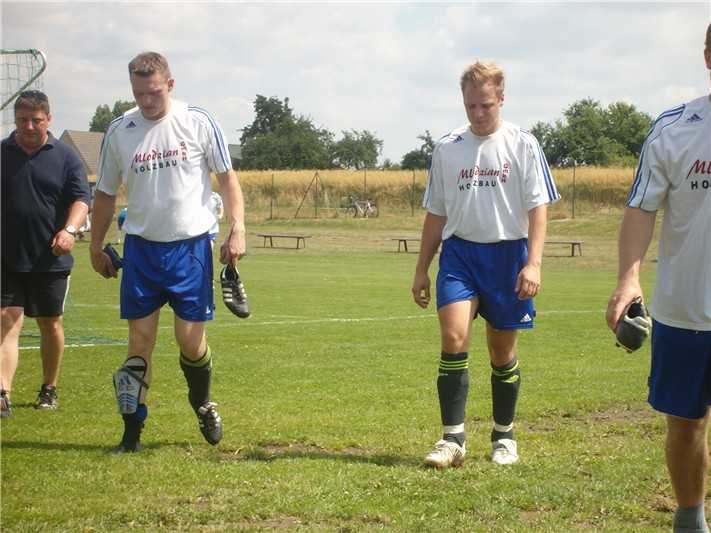 100b2211.jpg